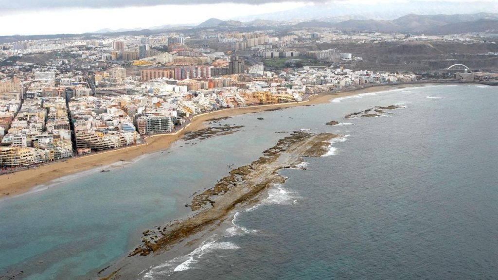 Snorkeling Las Canteras Beach Experience