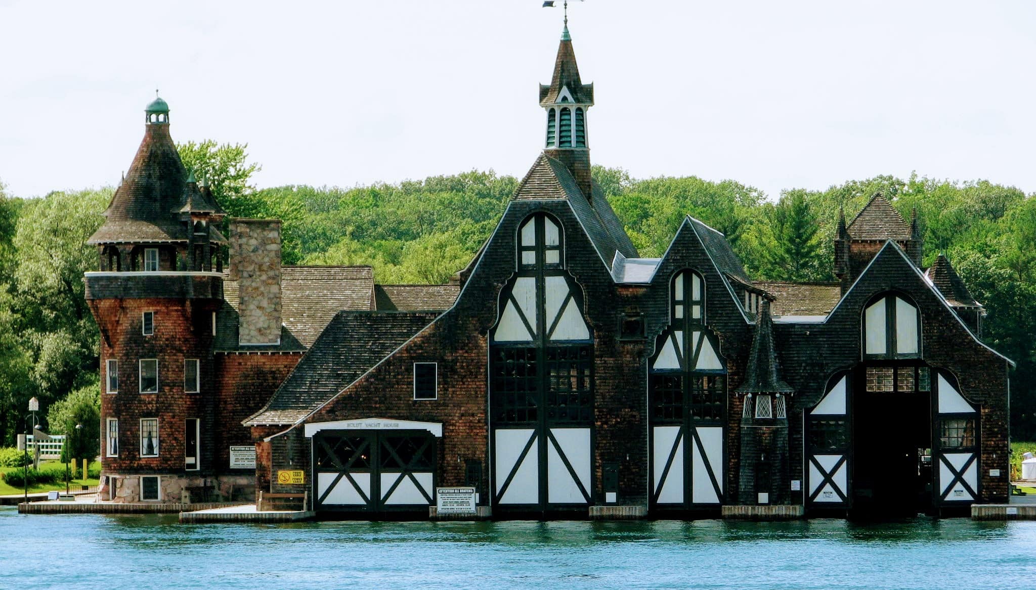 Yacht House