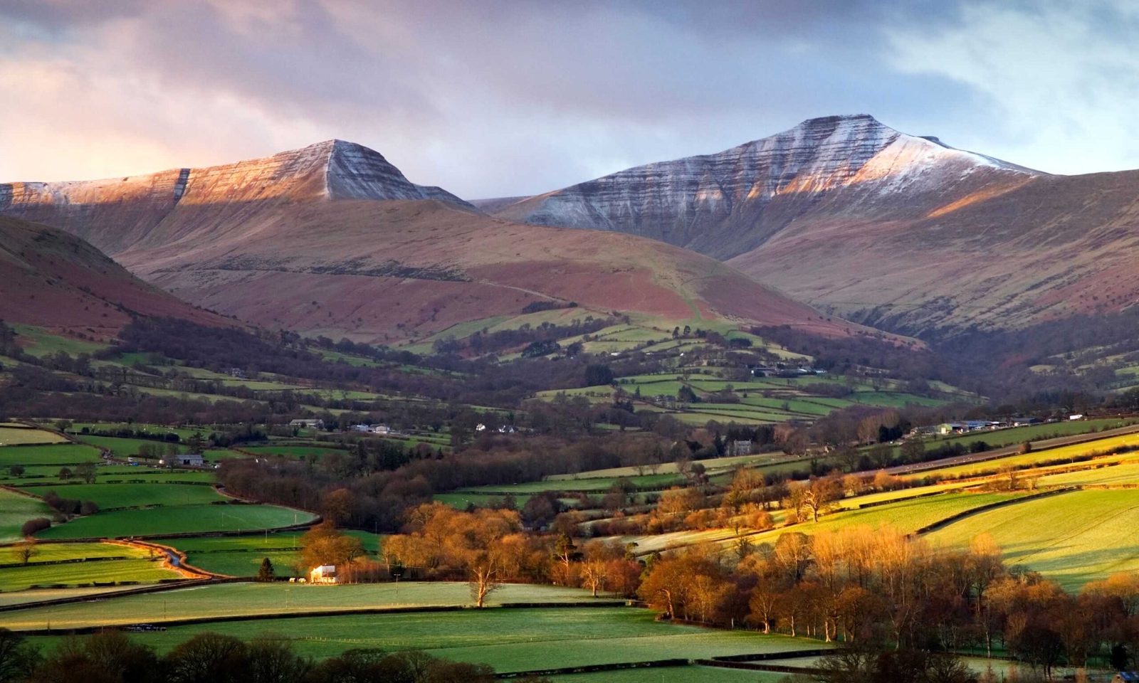 How Far Is Brecon Beacons From Cardiff