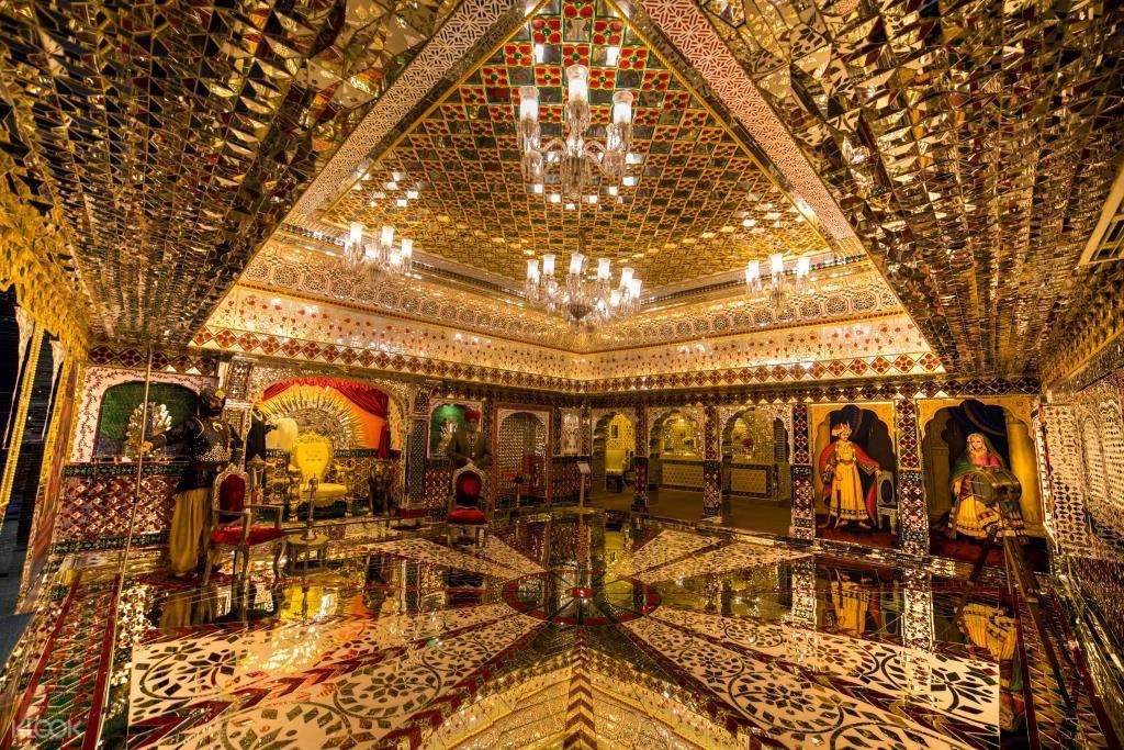 Sheesh Mahal