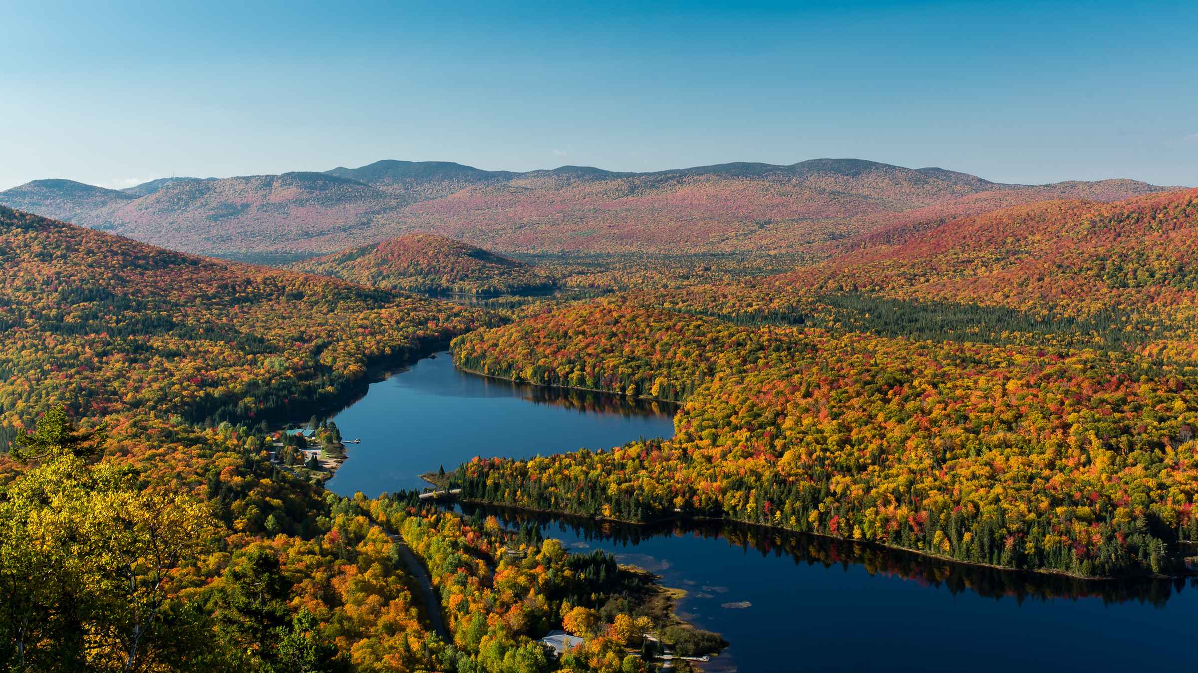 How Far Are the Laurentian Mountains From Montreal