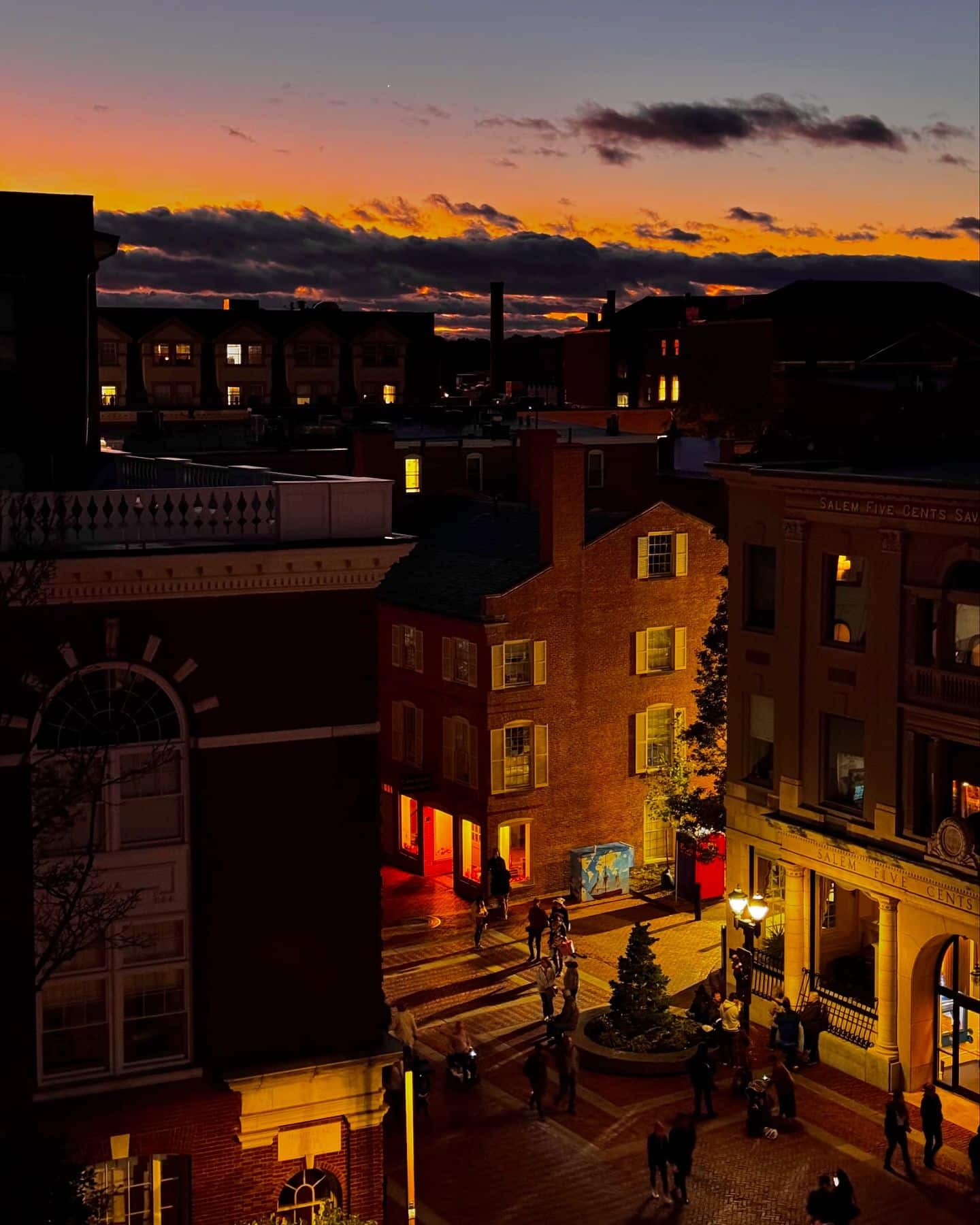 Salem Boos and Brews Haunted Pub Crawl