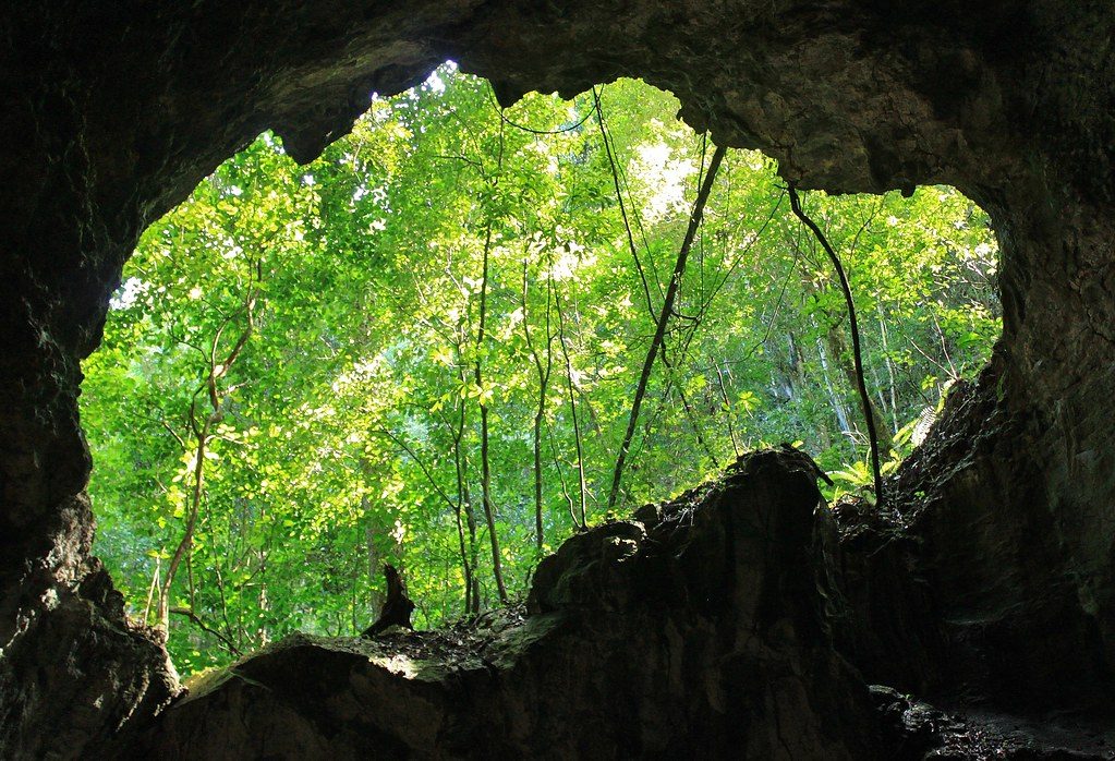 Cueva de la Línea