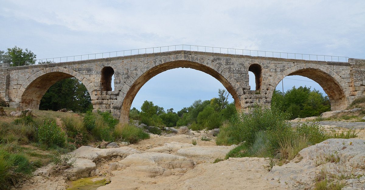 Bonnieux Old Bridge