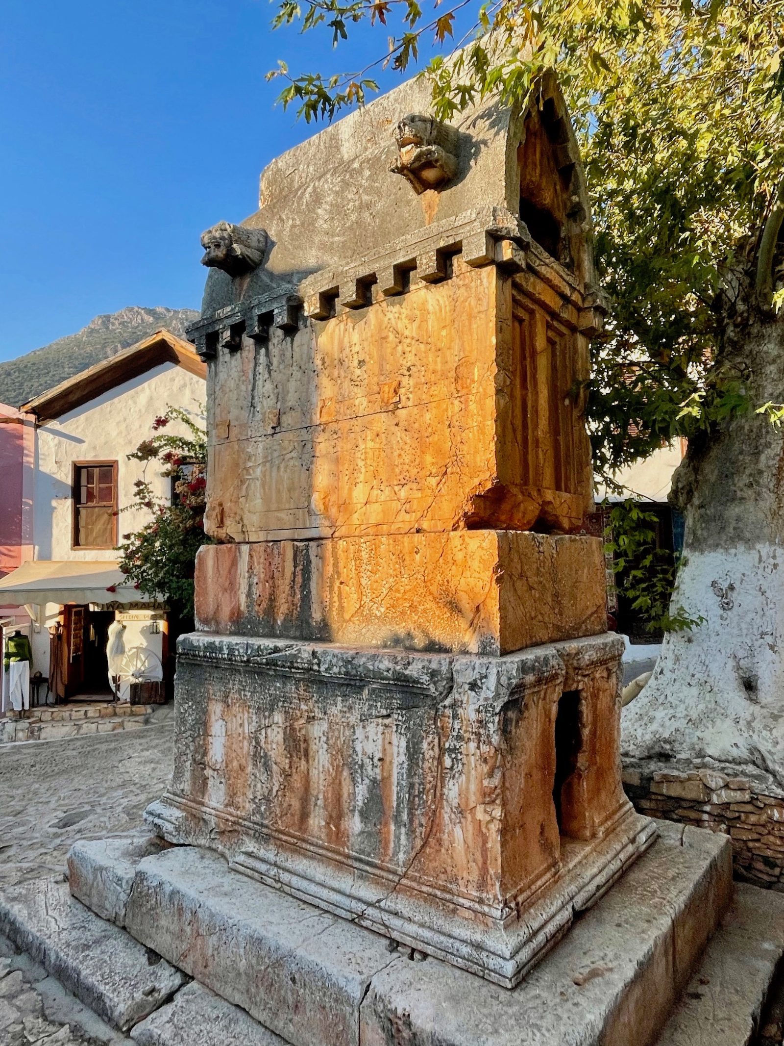 Lion Tomb