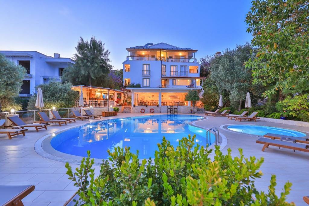 Kaş Center