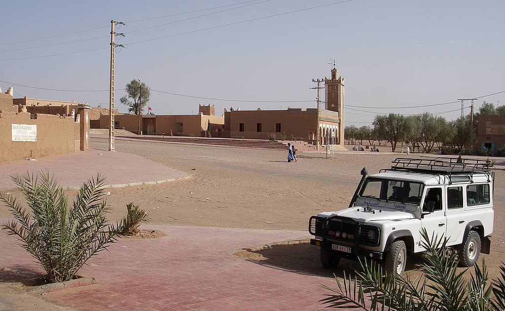Stop in M'Hamid El Ghizlane
