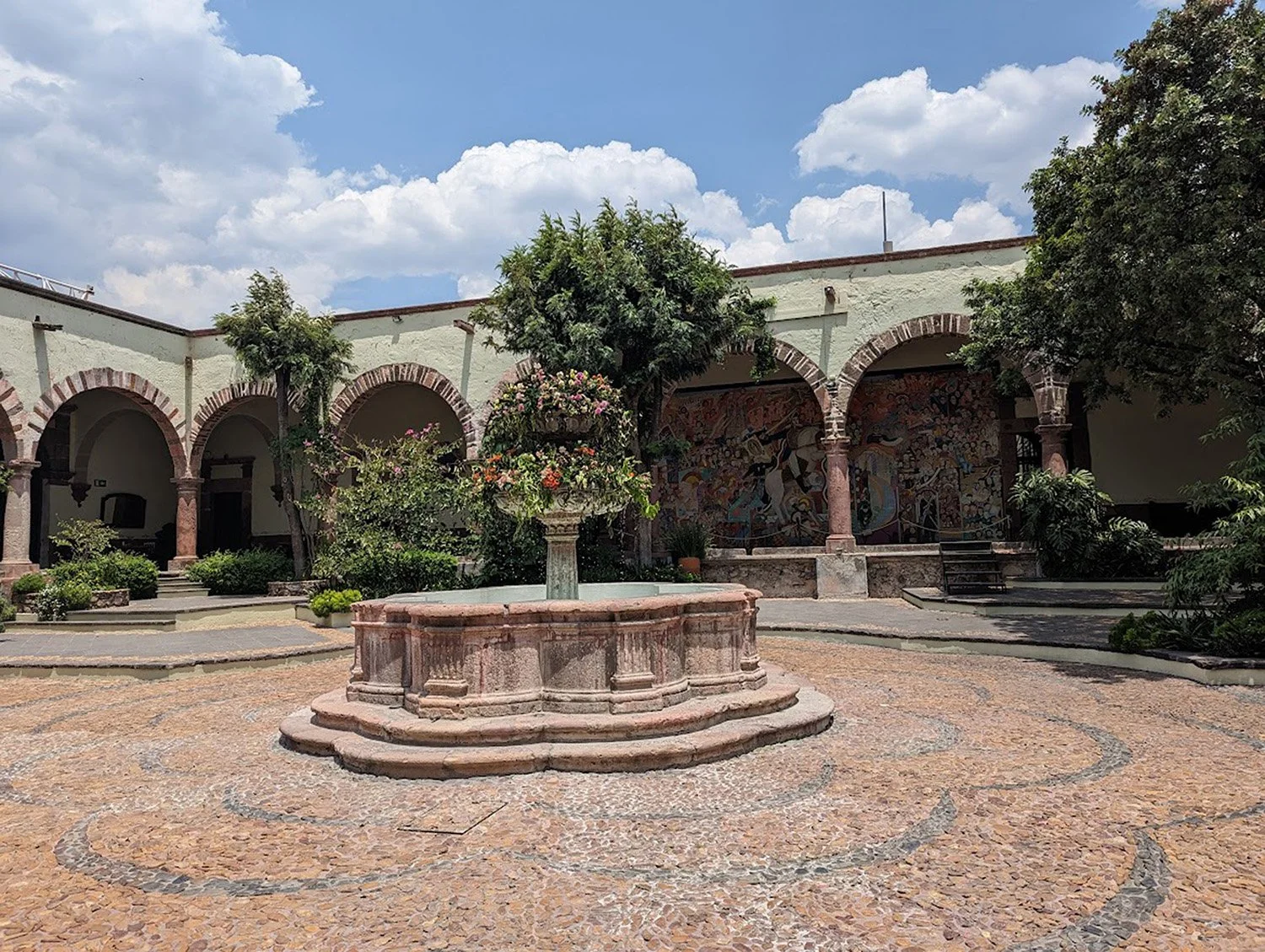 Instituto Allende Courtyard