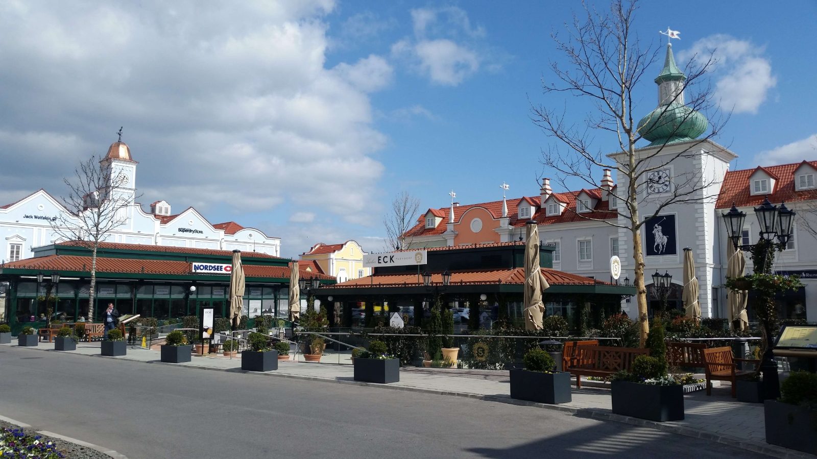Central Fountain Area