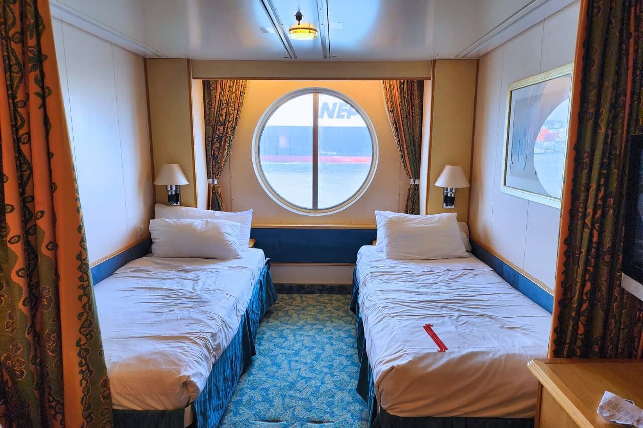 Main Cabin Windows
