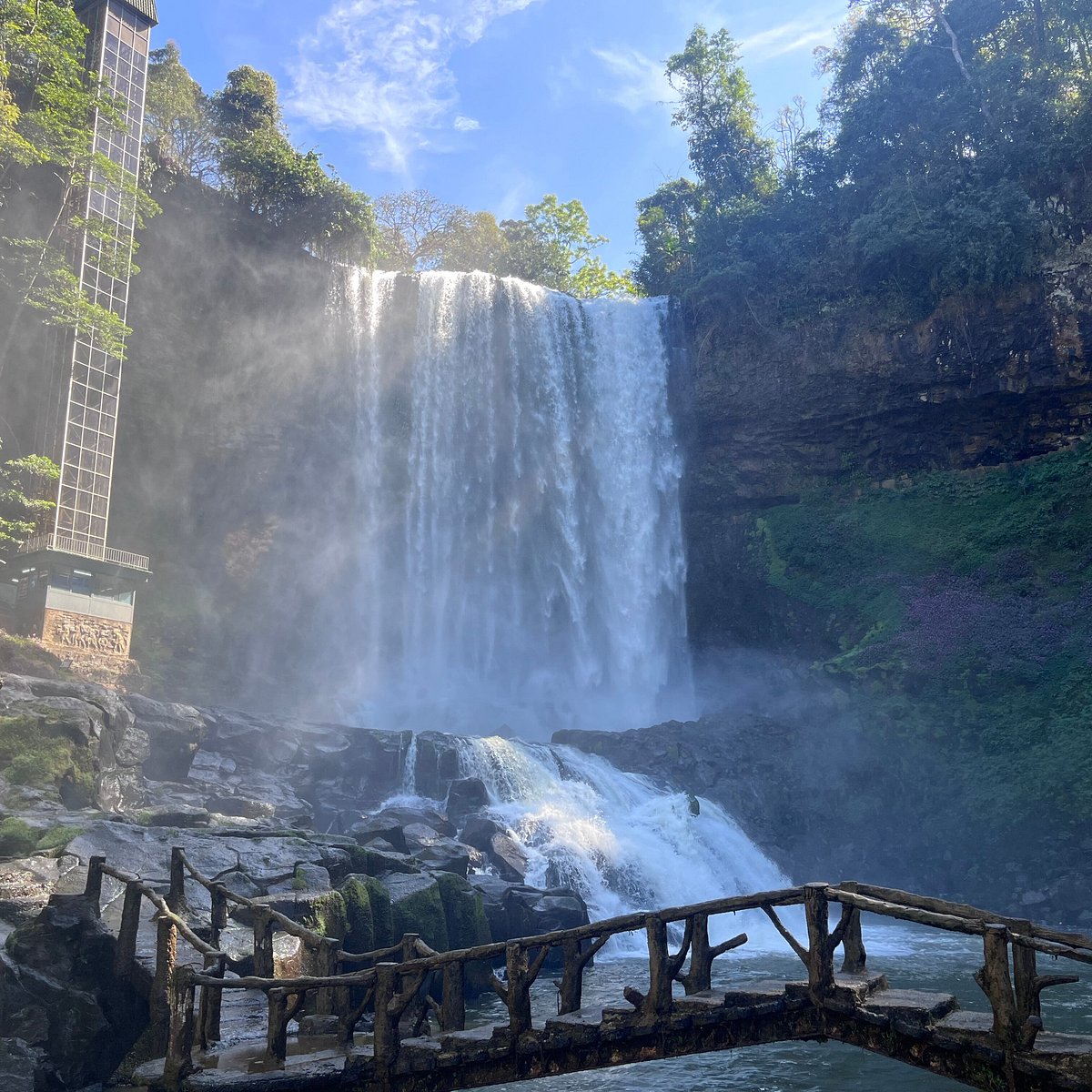 Dambri Waterfall Trail