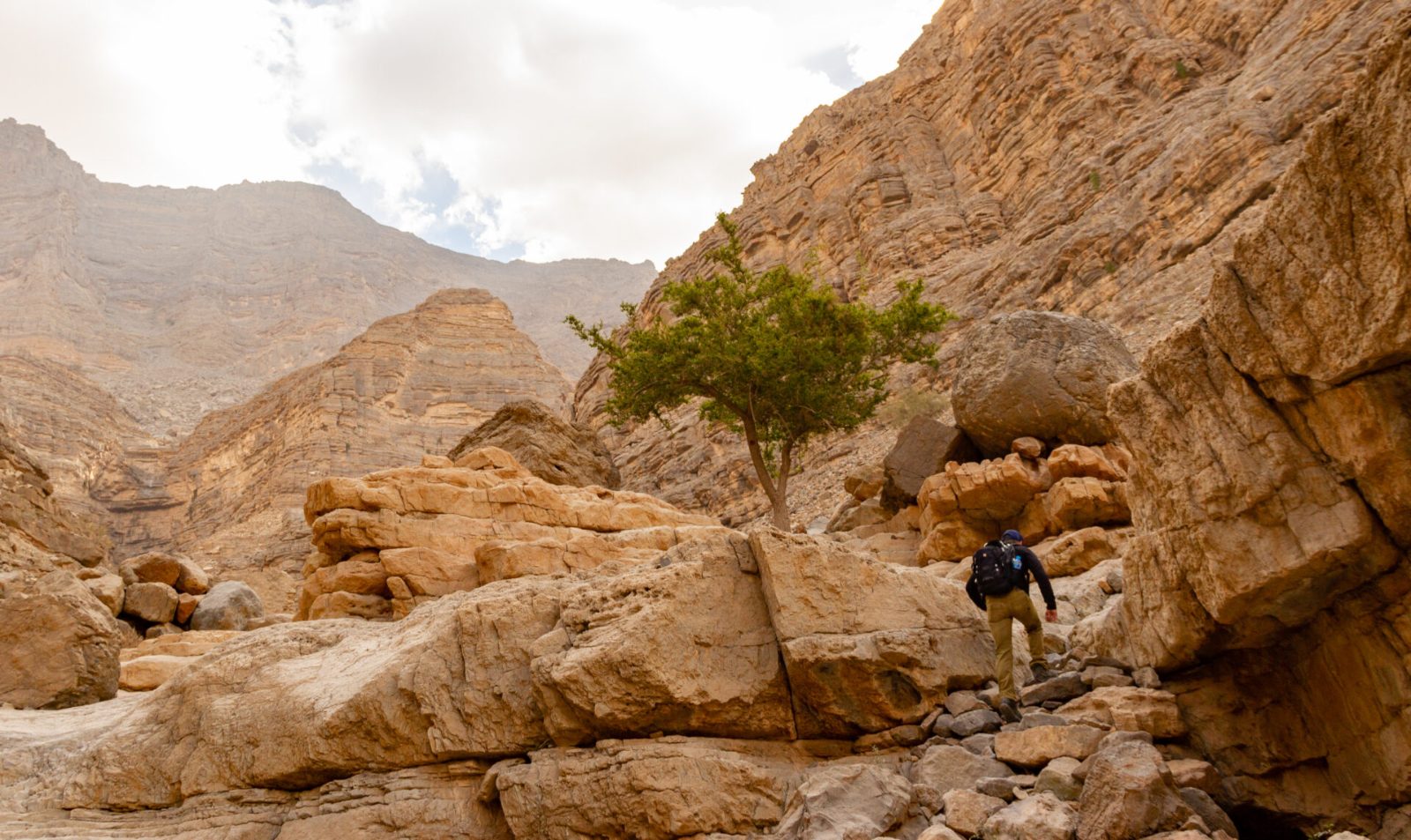 Wadi Shawka Hike