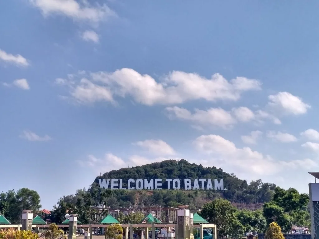 Welcome to Batam Monument