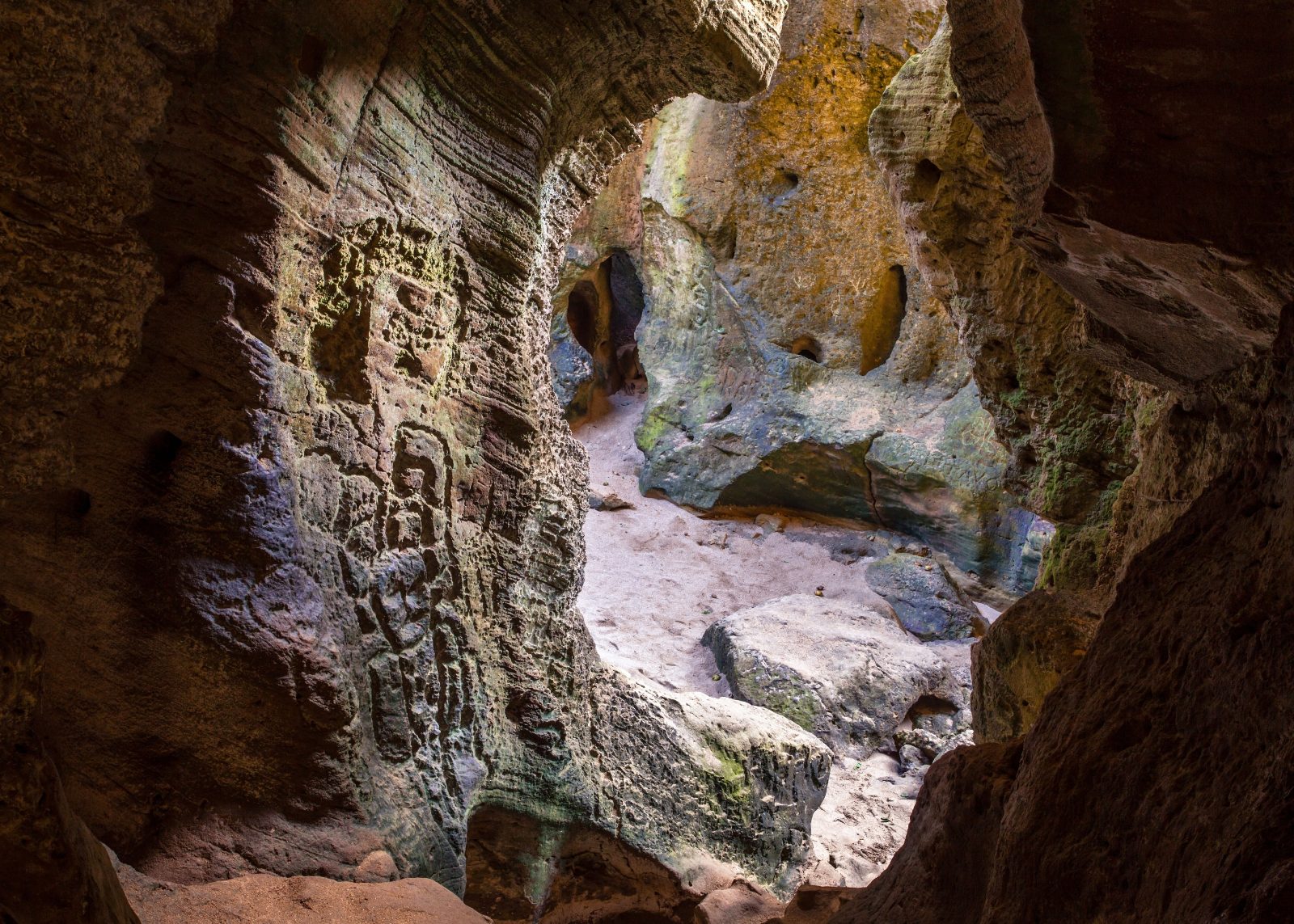 Cueva de la Arena Petroglyphs