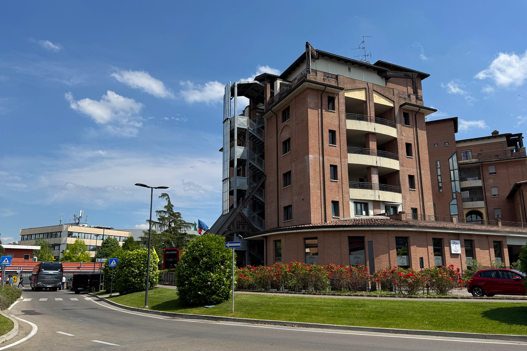 Planet Hotel