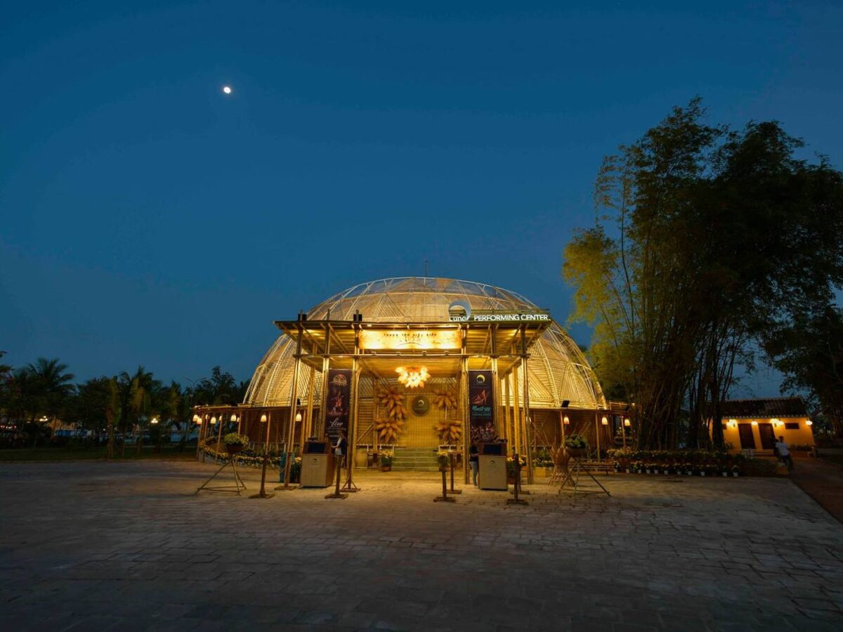 Lune Center Exterior Archway