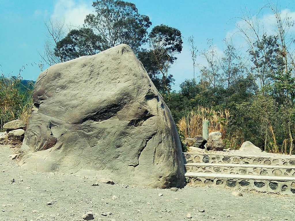 Alien Stone
