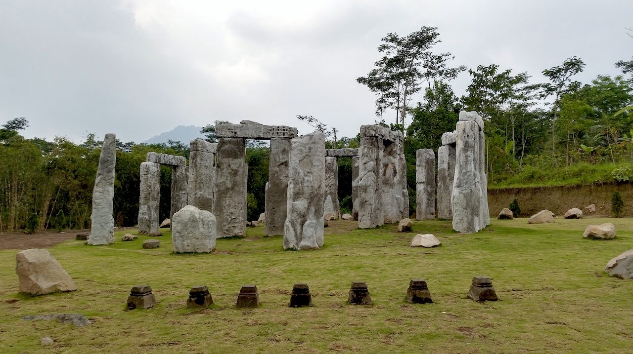 Stonehenge Merapi