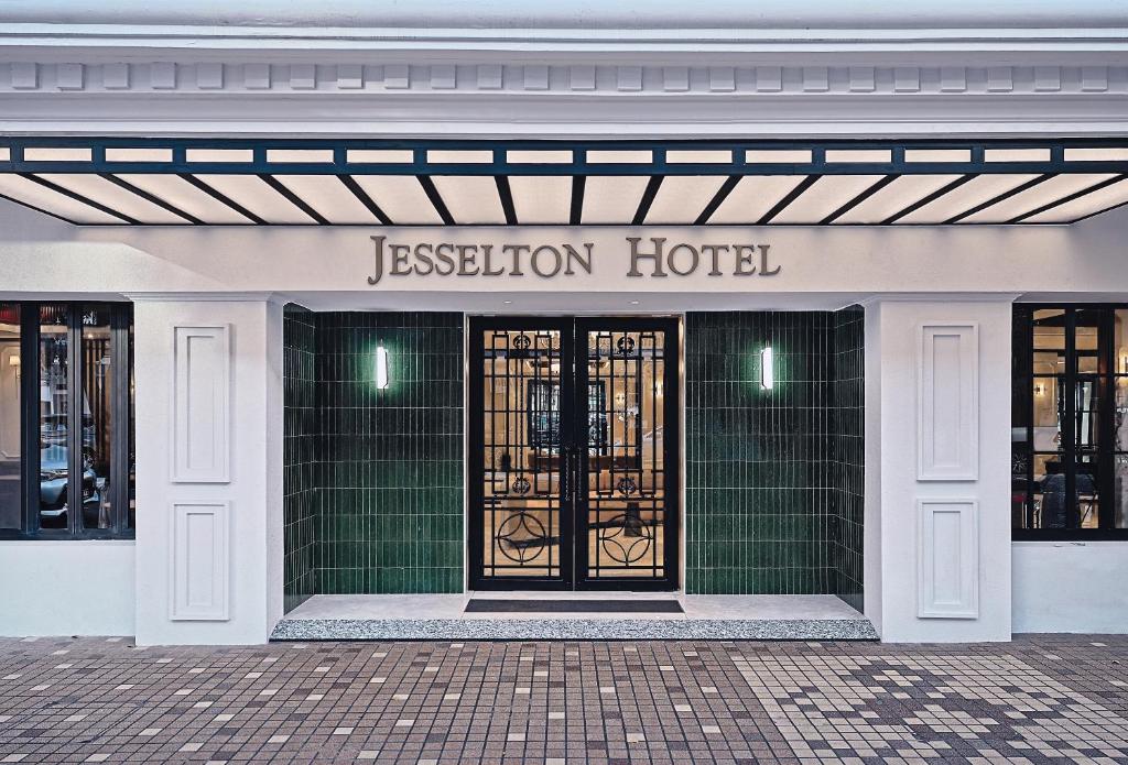 Jesselton Hotel