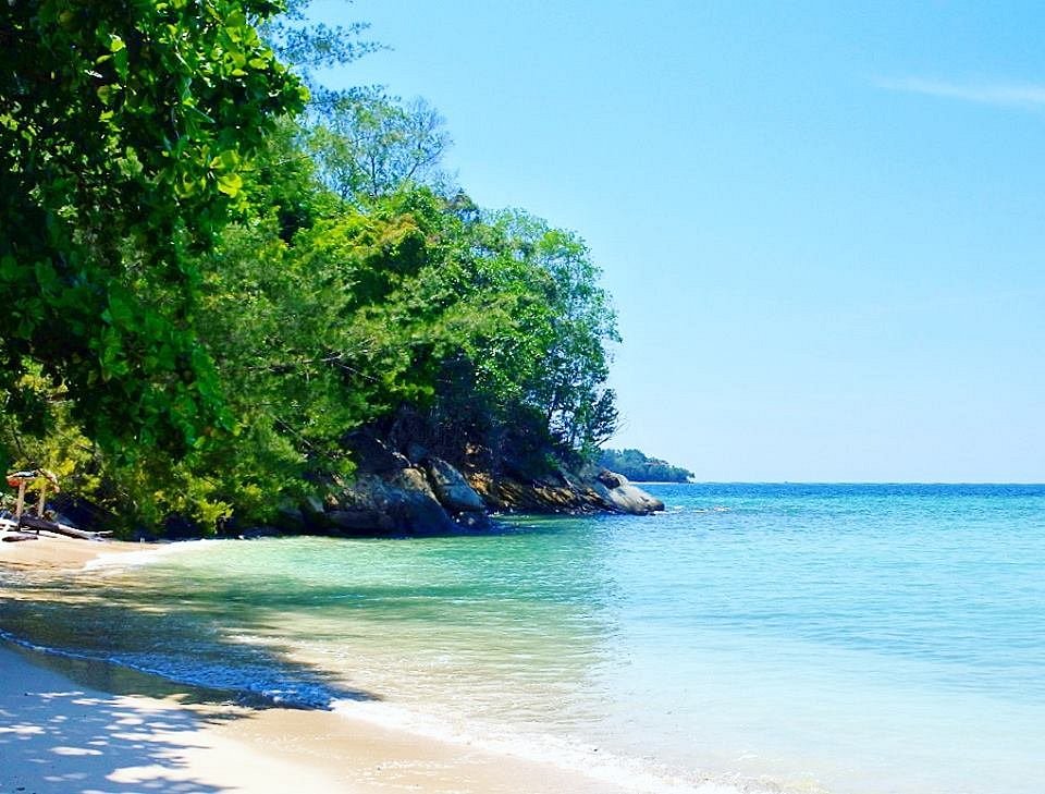 Mamutik Island Beach