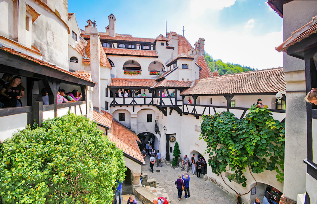 Approach and courtyard