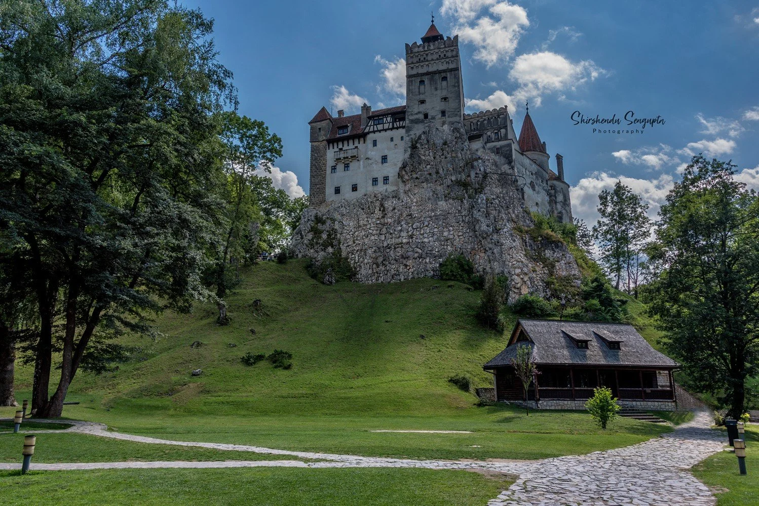 Explore the castle park and ethnographic museum