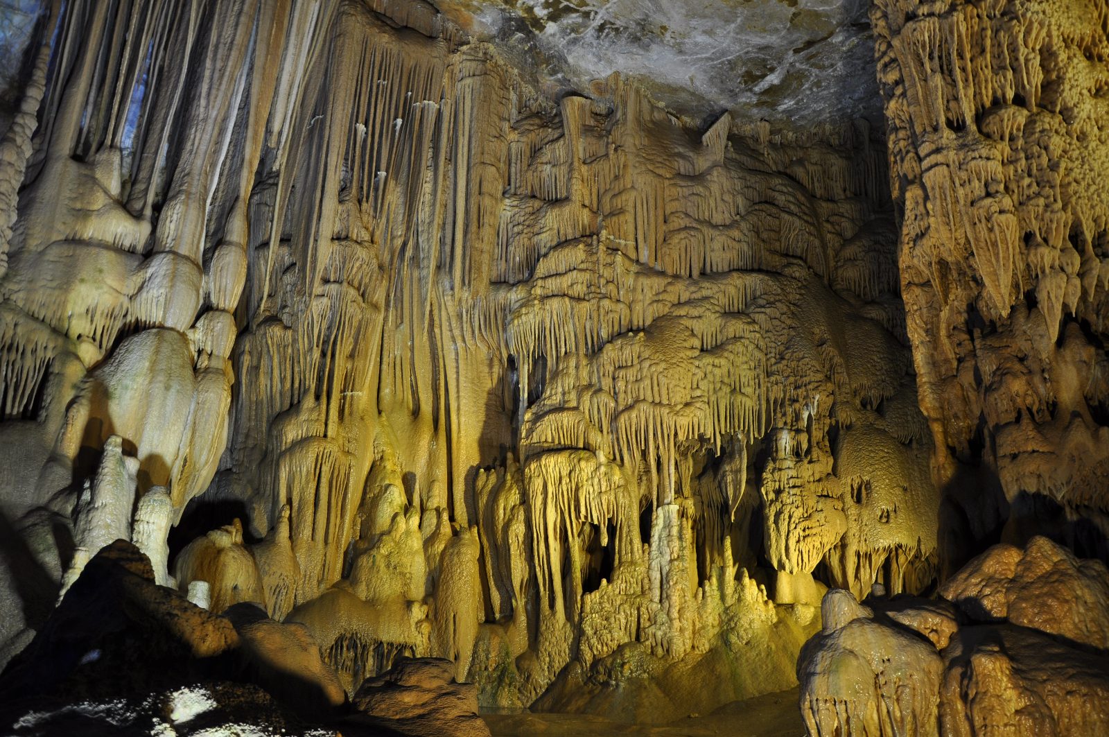 Stalactite formations