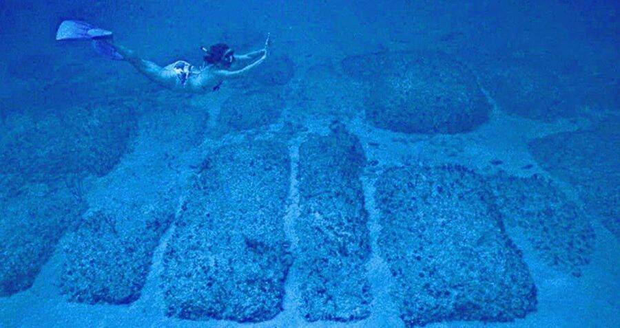 Snorkeling at Bimini Road