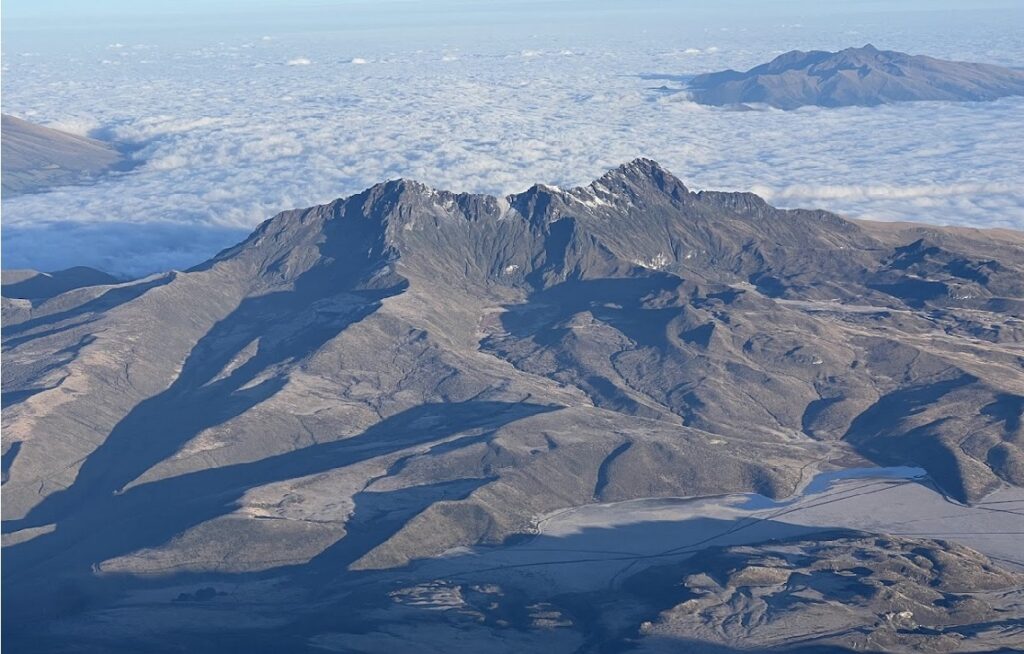 Rumiñahui Volcano