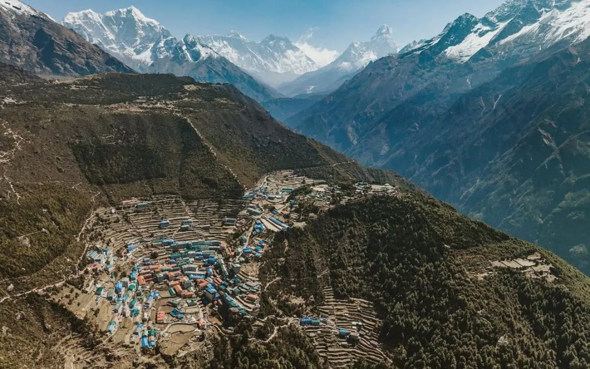 Return flight via Namche Bazaar