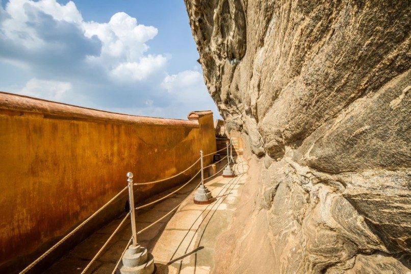 Mirror Wall Viewpoint