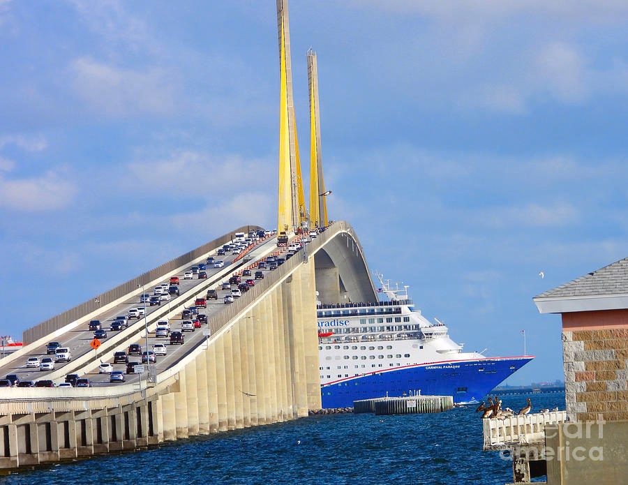 Skyway Bridge Dinner Cruise
