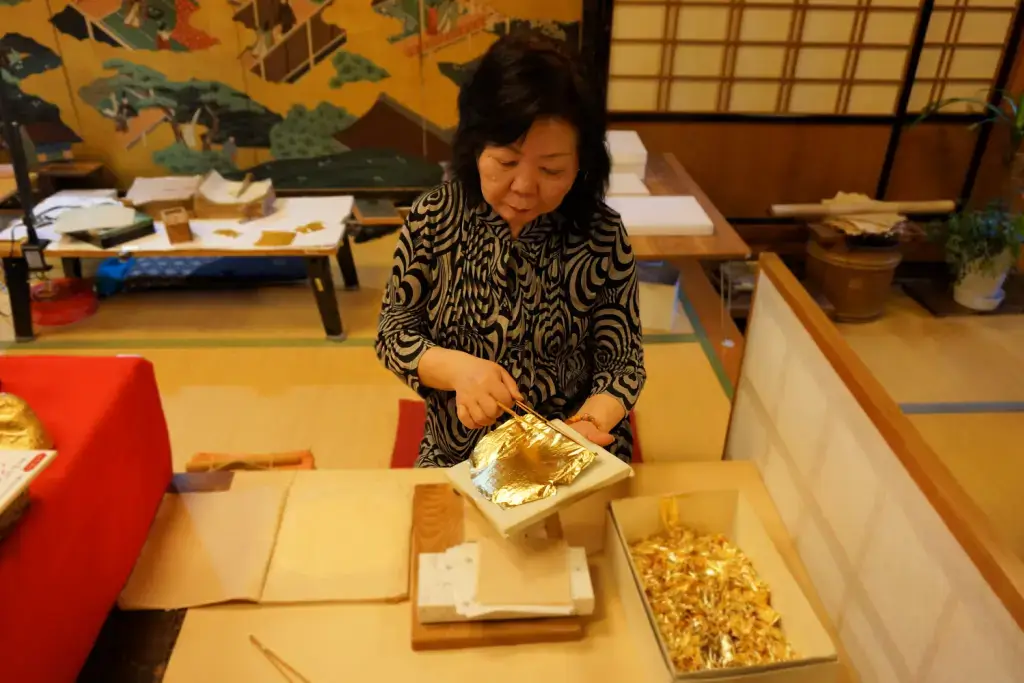 Kanazawa Gold Leaf Craft Workshop in Higashi Chaya