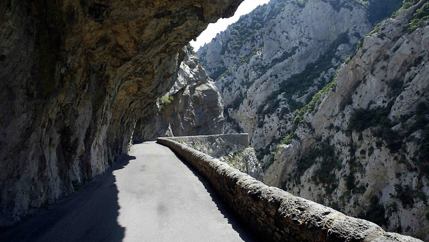 Galamus Gorge Road Tunnel