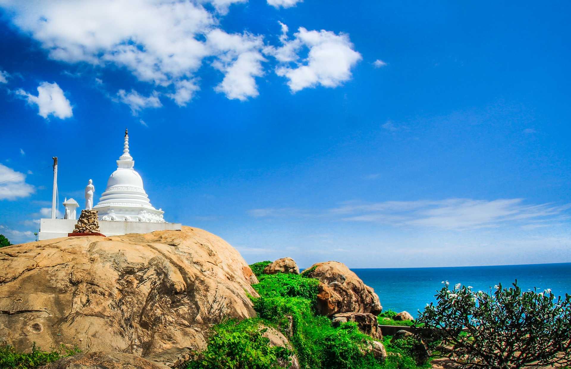 Kirinda Temple and Beach