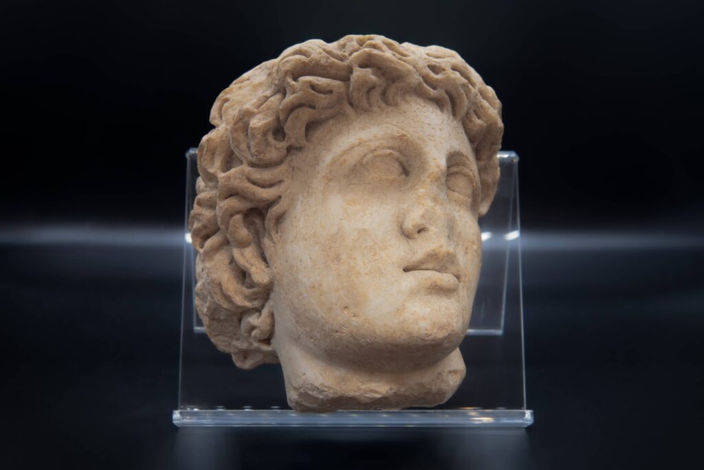 Tête d'Alexandre Hélios
