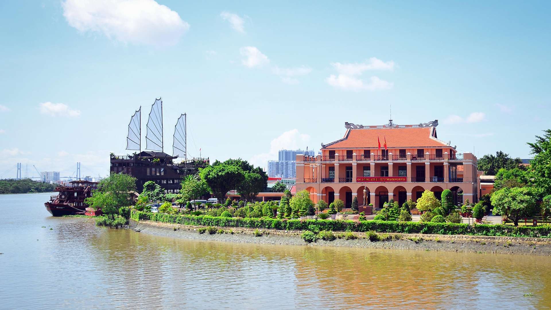 Nha Rong Wharf