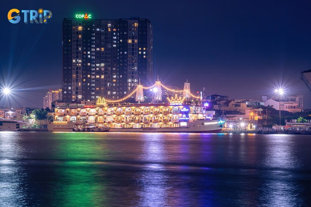 Bach Dang Wharf Promenade