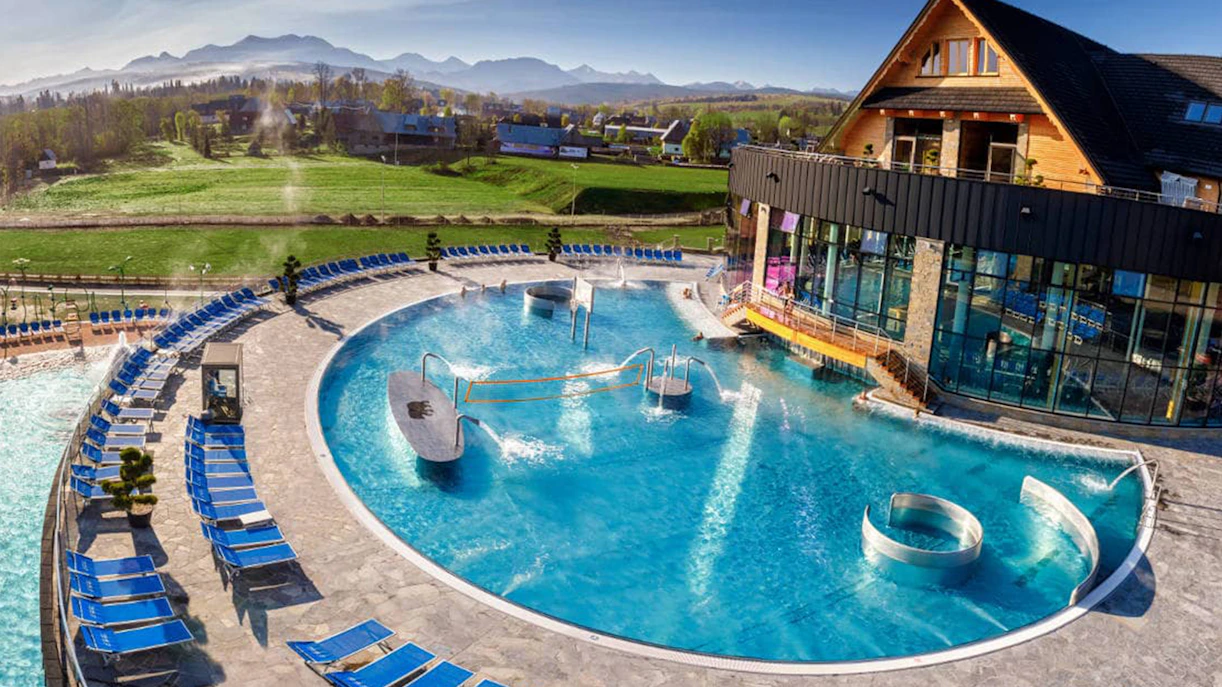Outdoor Thermal Pool Terrace