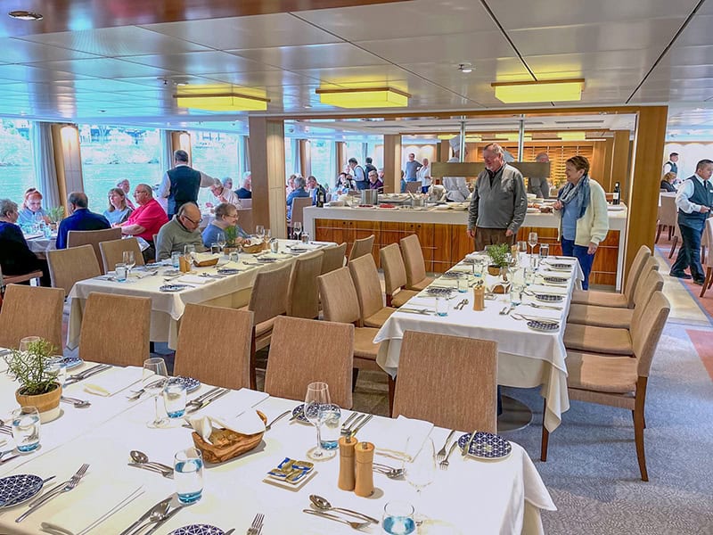 Vltava River Cruise With Dinner