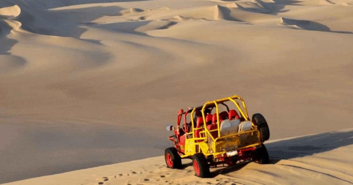 Dünenbuggy und Sandboarding bei Sonnenuntergang
