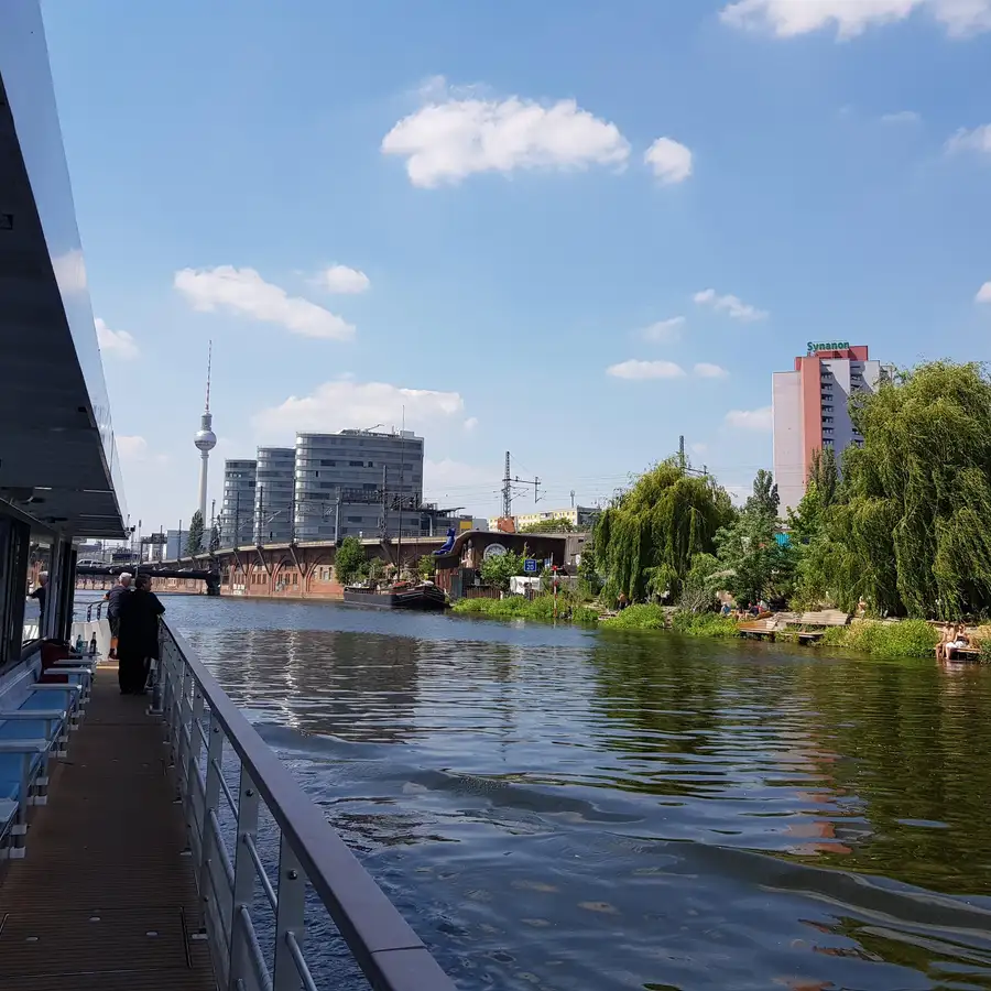 East Side Gallery Riverbank