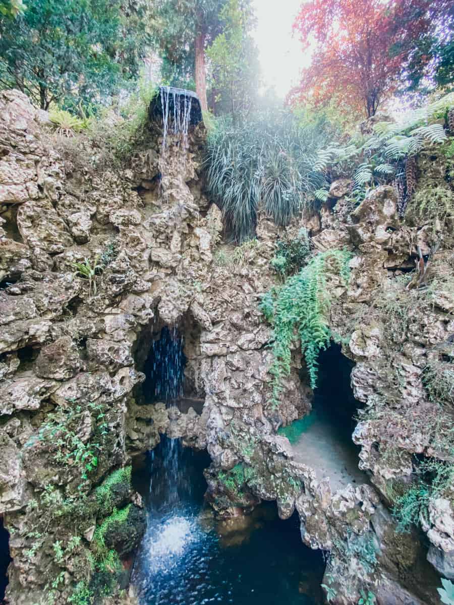 Réseau de tunnels et grotte de Léda