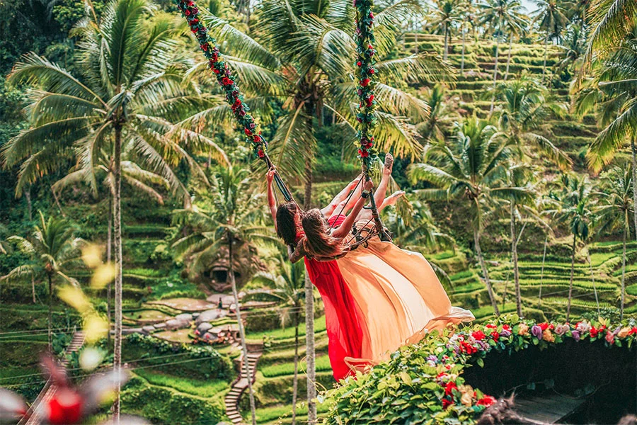 Swing or sky bike activity
