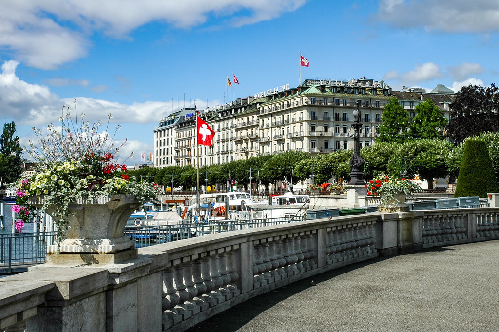 Arrive at Mont-Blanc Pier