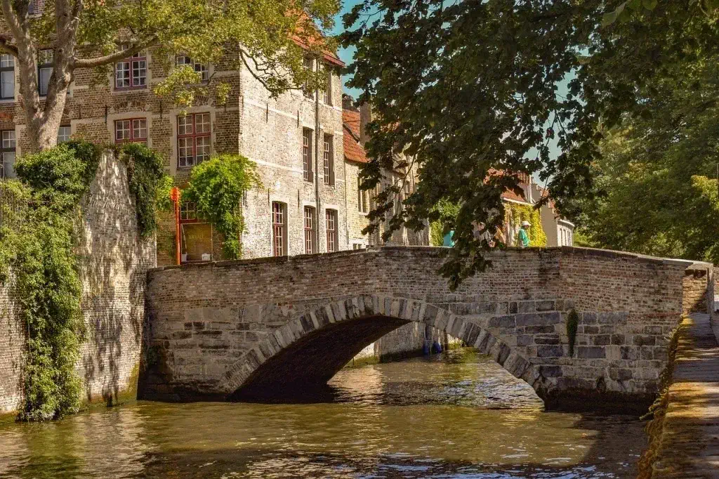 Bonifacius Bridge