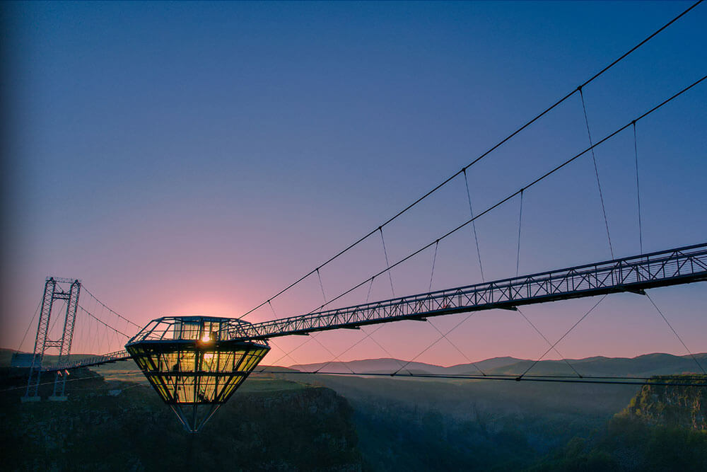 Diamond Glass Bridge