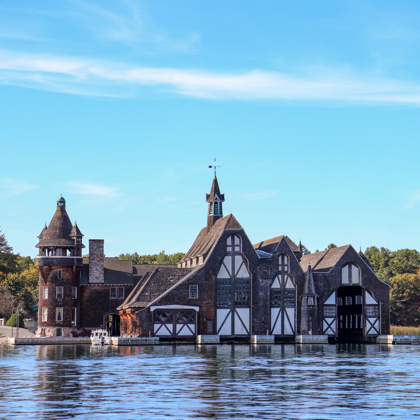 Yacht House Docks