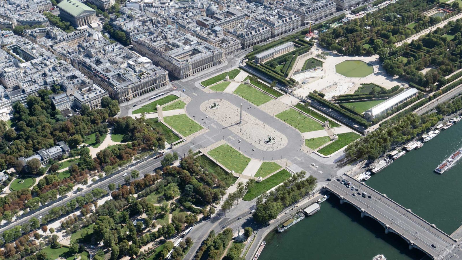 Place de la Concorde View