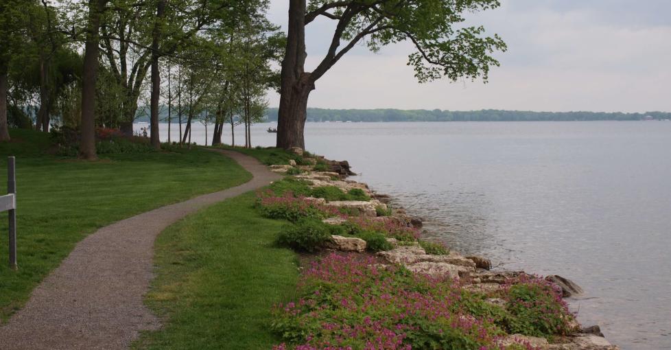 Geneva Lake Shore Path